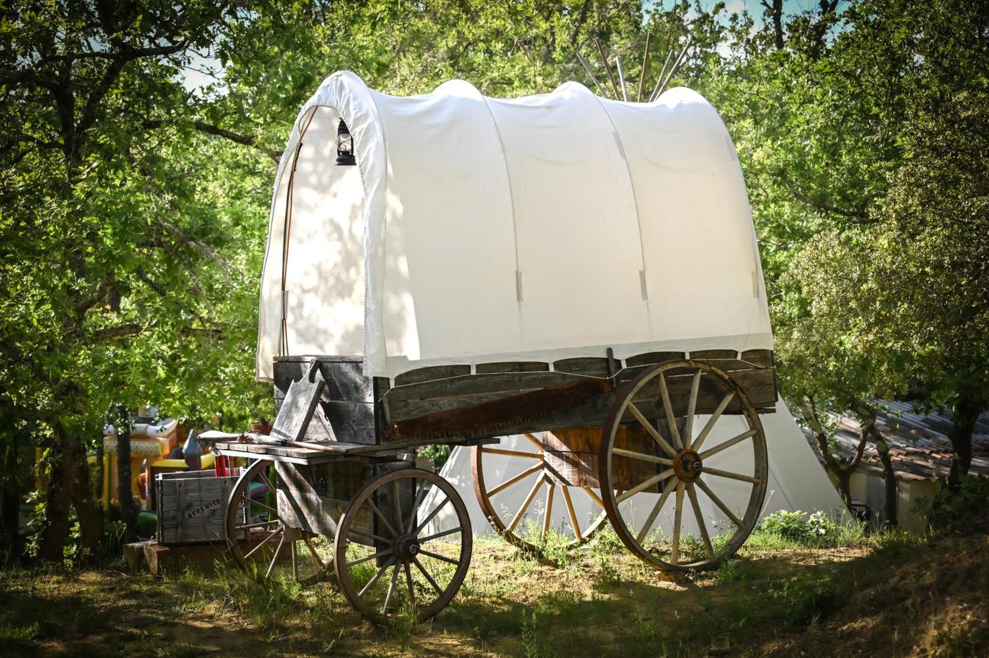 Camping Le Colorado Rustrel Exteriér fotografie